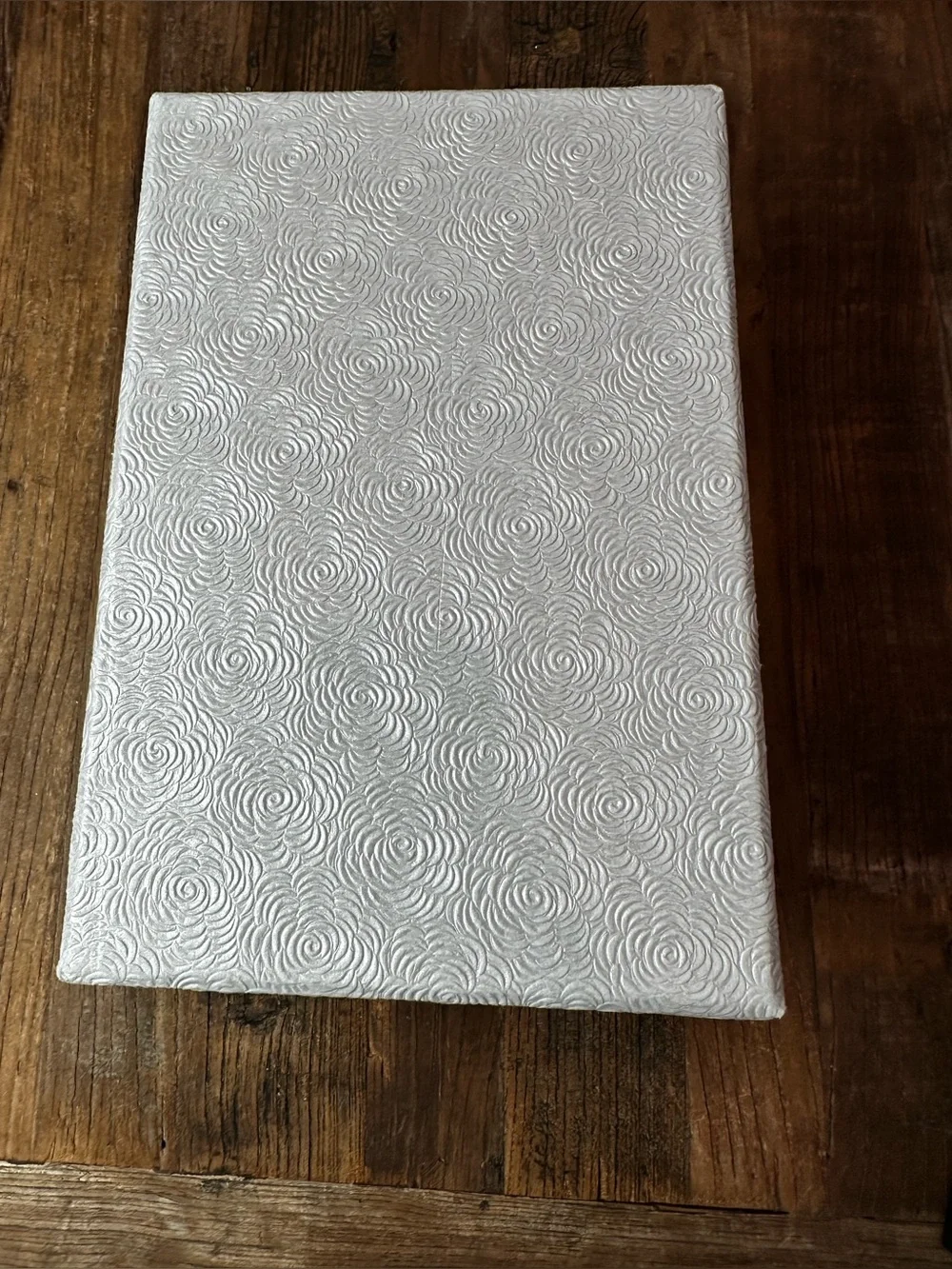 Embossed Rose Pattern Gift box Sheet - White